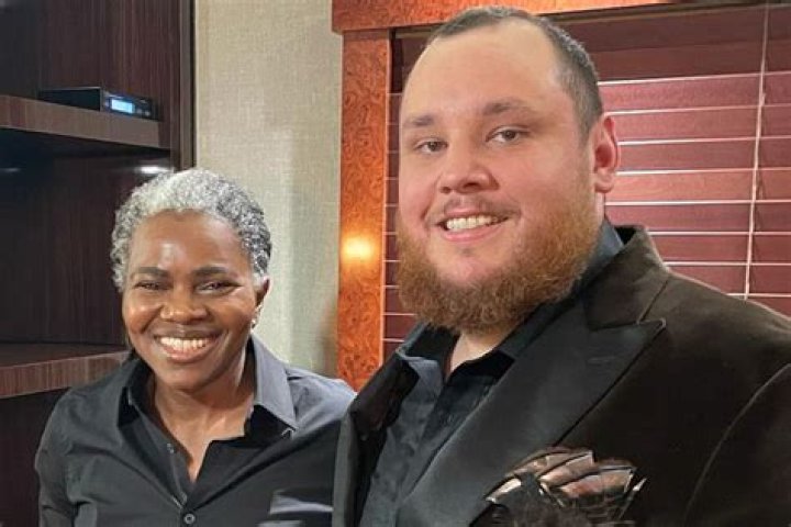 Tracy Chapman | Sister Aneta Chapman And Brother